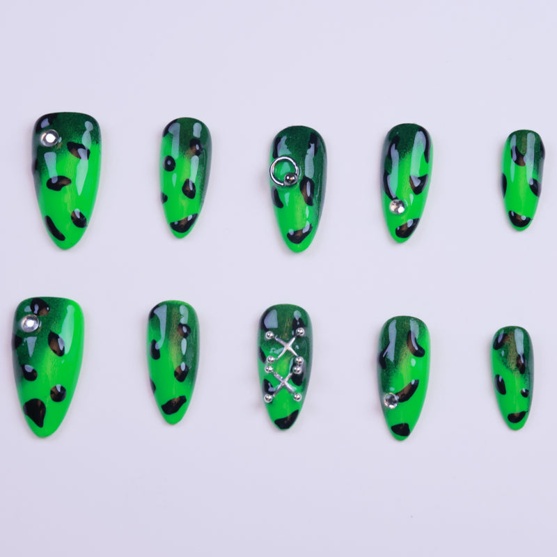 Rebel Venom | Almond